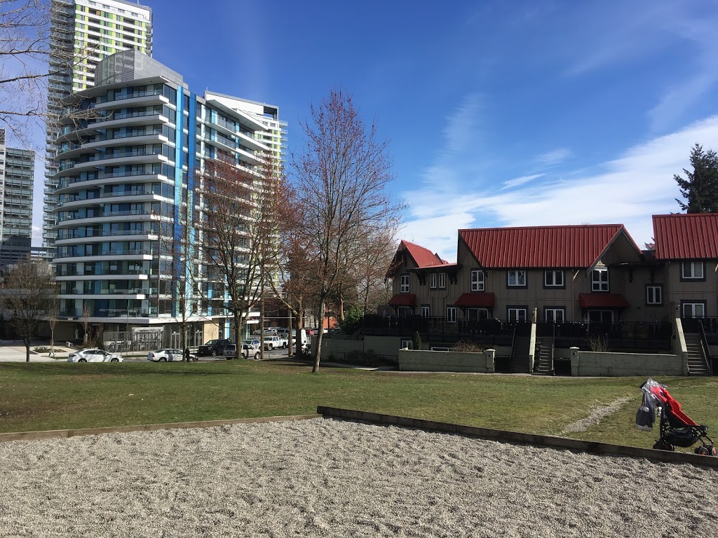 Ash Park | 8288 Ash St, Vancouver, BC V6P 3L9, Canada | Phone: (604) 873-7000
