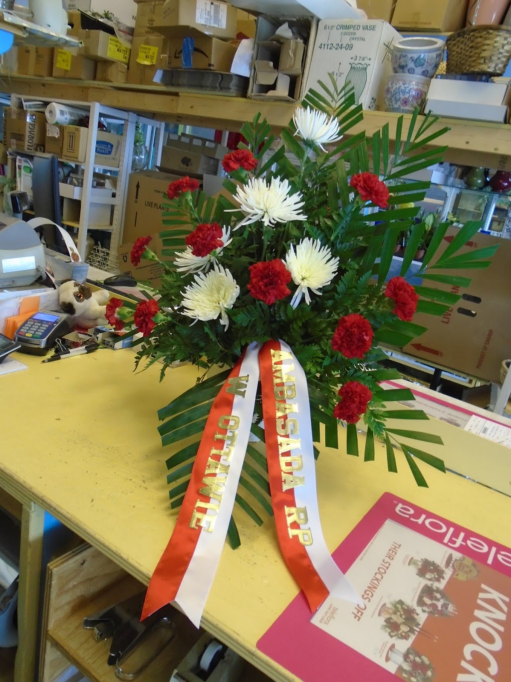 Browns Mason Richards Florist | 1516 Merivale Rd, Nepean, ON K2G 3J6, Canada | Phone: (613) 224-2554