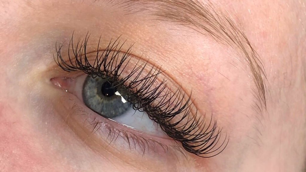 Bliss Lash Studio Brooklin | 125 Tremount St, Whitby, ON L1M 1G1, Canada | Phone: (289) 314-2240