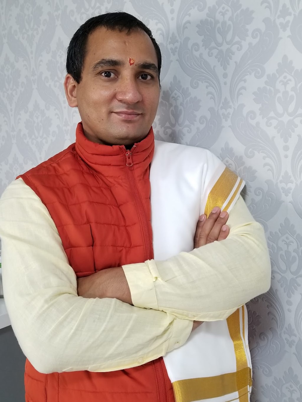 Acharya Parveen Kaushal | Hindu Priest Inside Hindu Heritage Centre, 6300 Mississauga Rd, Mississauga, ON L5N 1A7, Canada | Phone: (647) 289-1183