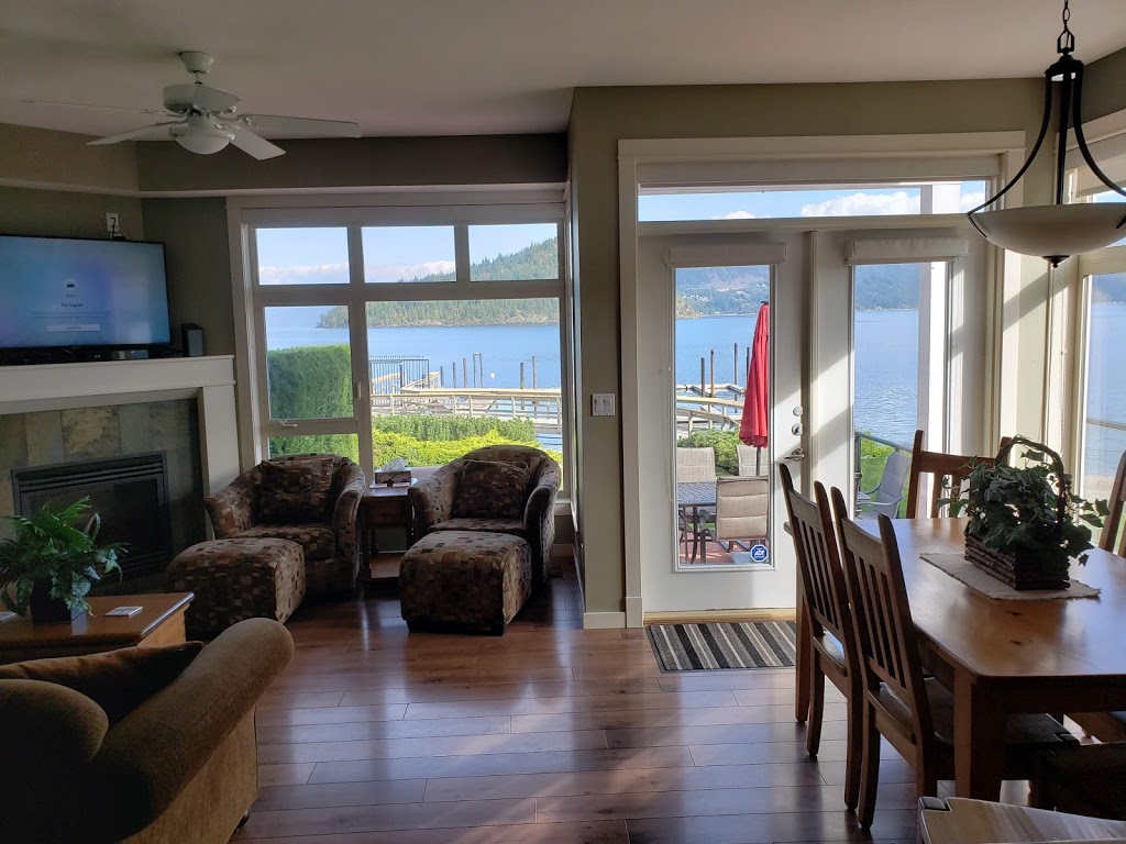 Shuswap Beachfront by the Park | 1294 Deodar Rd Unit 8, Scotch Creek, BC V0E 1M5, Canada | Phone: (778) 245-8396