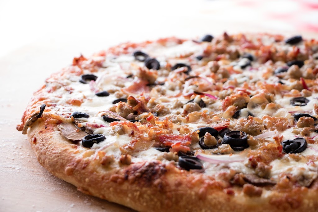 Mr Mozzarella Kelowna Pizza & Wings | 11-4600 Lakeshore Rd, Kelowna, BC V1W 1X4, Canada | Phone: (250) 872-2222