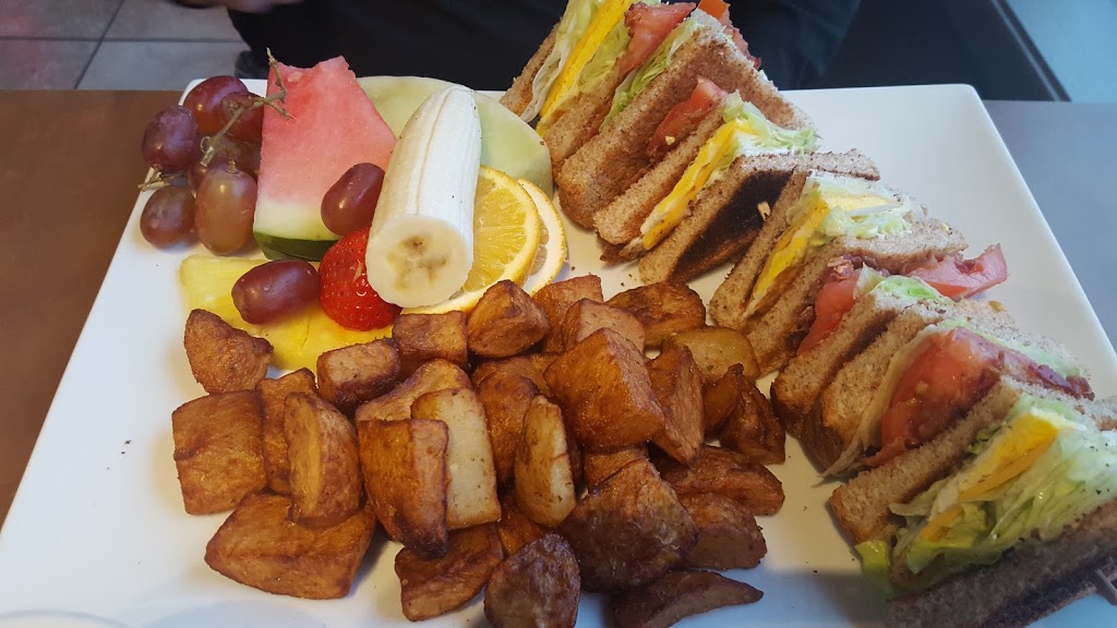 Bar le Gagnant brunch | 337 Rue Cherrier, LÎle-Bizard, QC H9C 1M6, Canada | Phone: (514) 624-9749