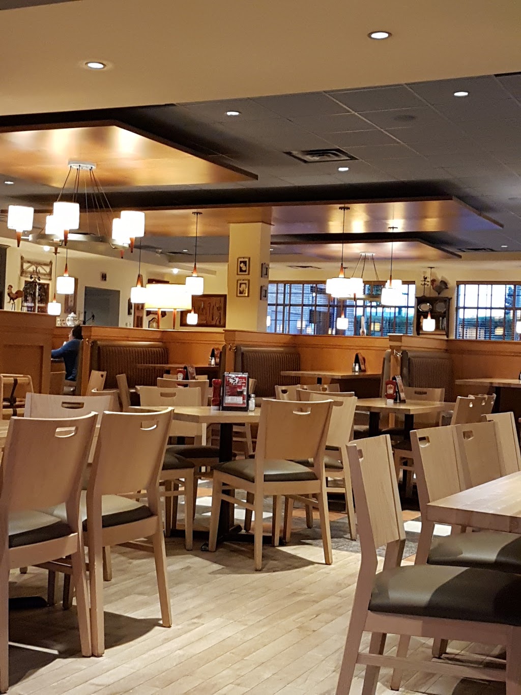 Swiss Chalet Rotisserie & Grill | 18187 Yonge St, East Gwillimbury, ON L9N 0H9, Canada | Phone: (905) 836-4046