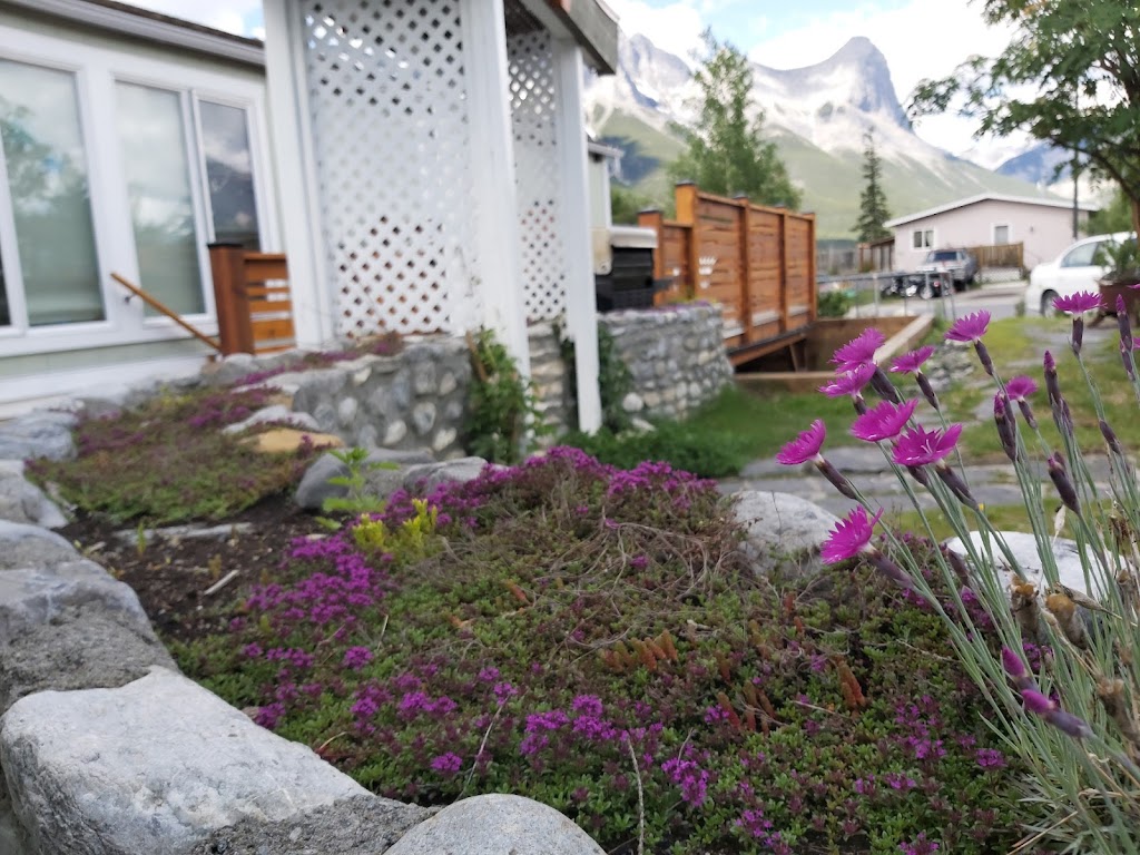 River Rock Bed & Breakfast Canmore | 357 Grotto Rd, Canmore, AB T1W 1K2, Canada | Phone: (403) 688-7275