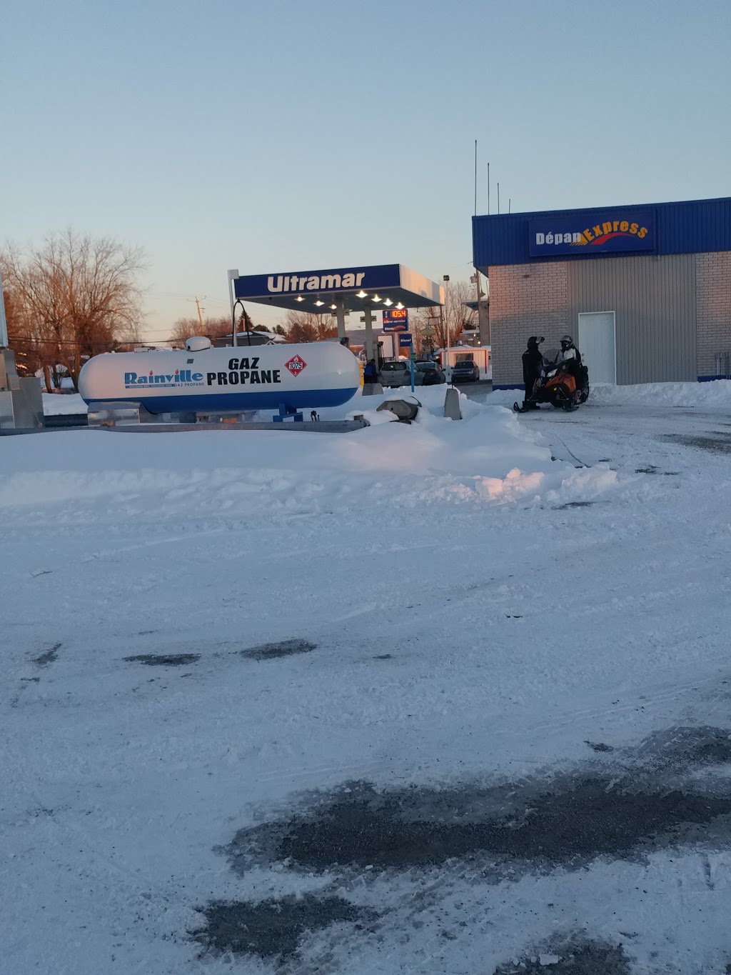 Ultramar | 115 Rue de lÉglise, Roxton Falls, QC J0H 1E0, Canada | Phone: (450) 548-2848