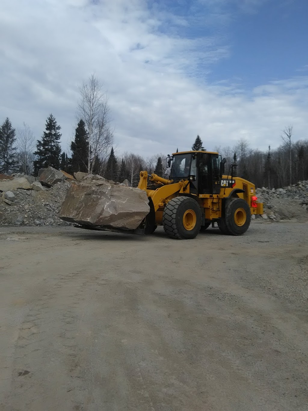 Cushman Stone & Gravel | 166 Savage Settlement Rd, Perry, ON P0B, Canada | Phone: (705) 789-7830