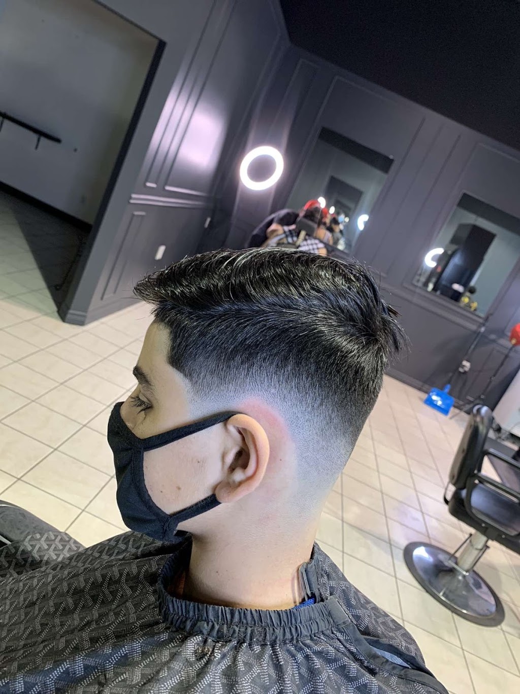 Lavish barber studio | 237 Mapleview Dr E Unit 9, Barrie, ON L4N 0W5, Canada | Phone: (705) 739-4000