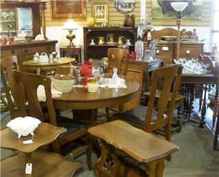 Roadshows 400 Antiques Mall | 2207 Industrial Park Rd, Innisfil, ON L9S 3V9, Canada | Phone: (705) 436-6222