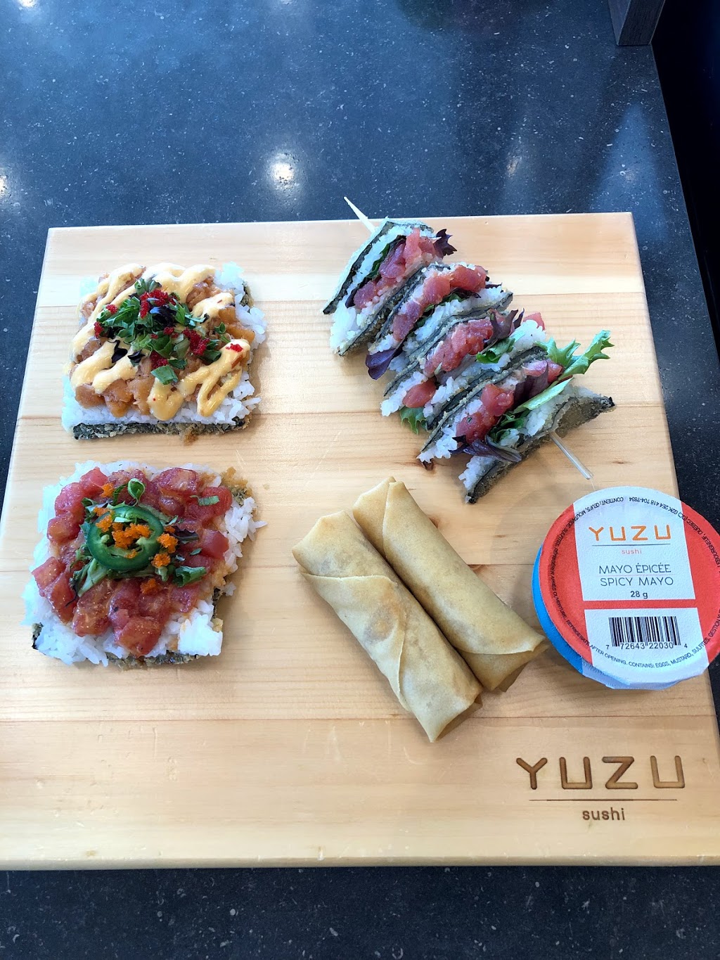 Yuzu sushi | 3734 Chemin de Chambly, Longueuil, QC J4L 1N8, Canada | Phone: (450) 679-1188