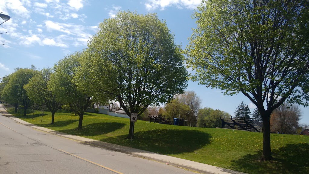 Berry Road Park | 260 Berry Rd, Etobicoke, ON M8Y 1X9, Canada | Phone: (416) 338-4386