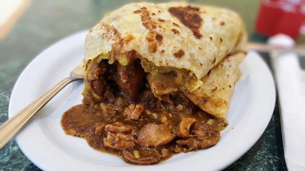 Shandras Roti Shop | 5030 Maingate Dr, Mississauga, ON L4W 1N5, Canada | Phone: (905) 625-7775