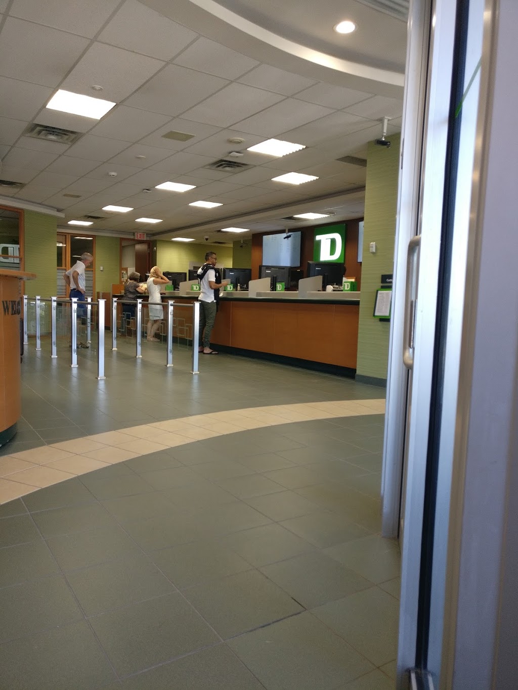 TD Bank | 2200 Burnhamthorpe Rd W, Mississauga, ON L5L 5Z5, Canada | Phone: (905) 820-7100