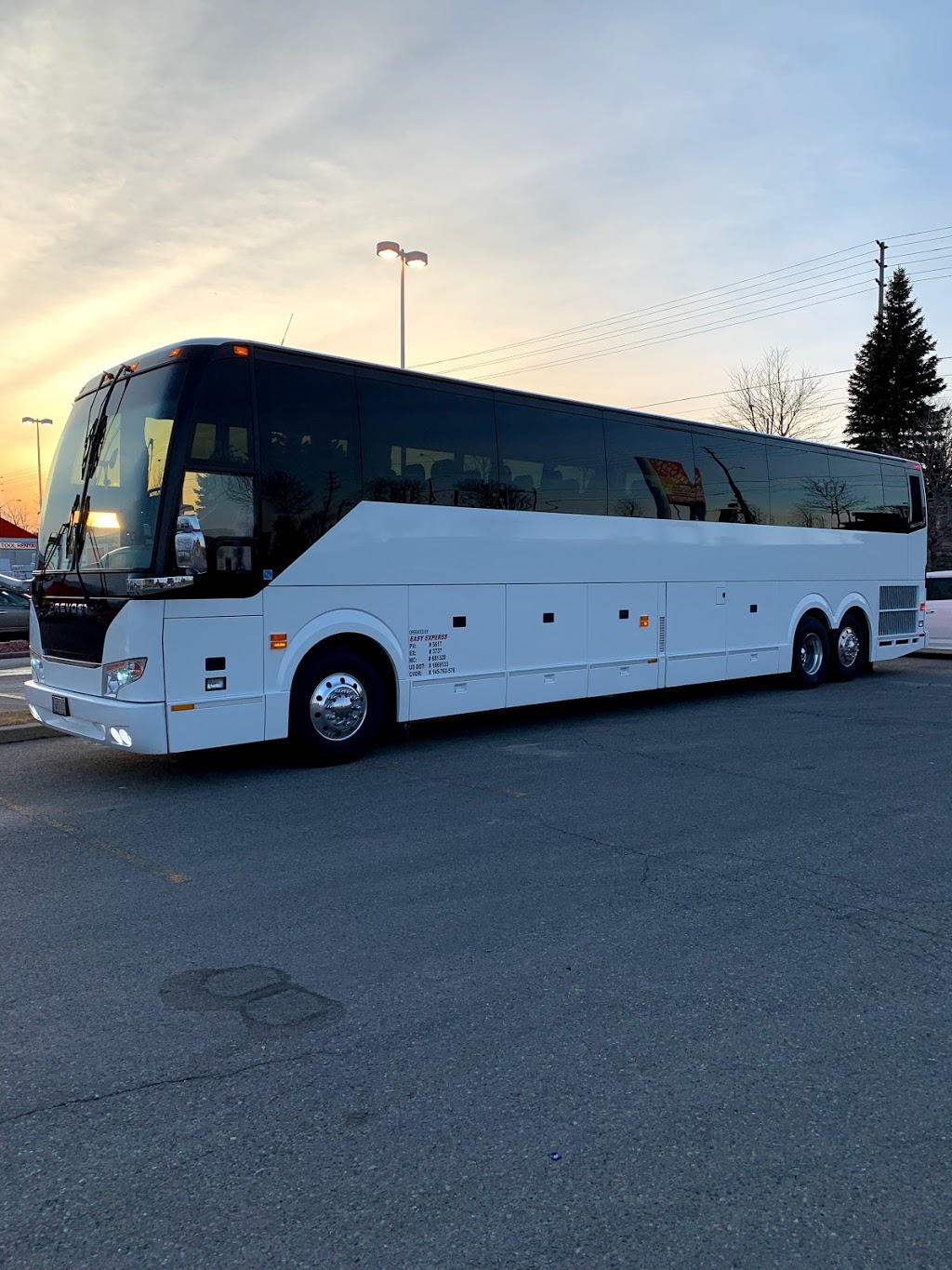 Easy Express - Intercity Bus Transfer Service Markham, Book/Hire | 81 Kentview Crescent, Markham, ON L6B 0L6, Canada | Phone: (647) 808-3350