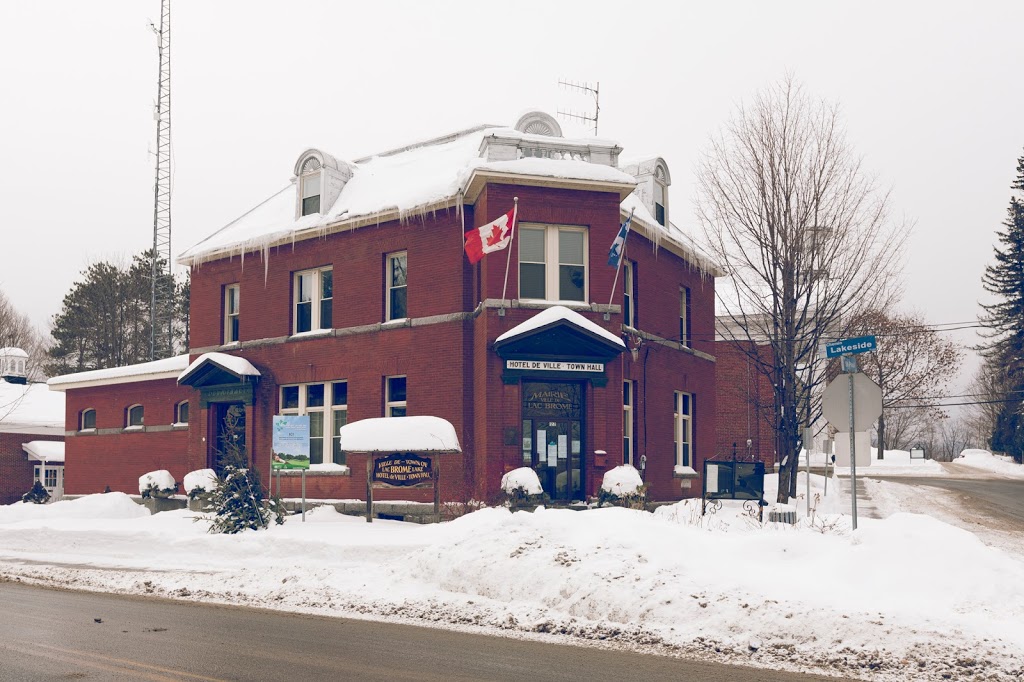 Lac-Brome Town Hall | 122 Chemin Lakeside, Knowlton, QC J0E 1V0, Canada | Phone: (450) 243-6111