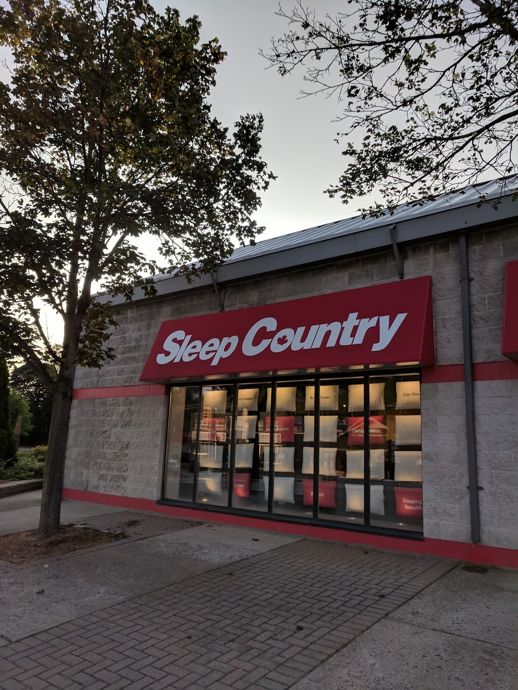 Sleep Country | 1680 Lakeshore Rd W, Mississauga, ON L5J 1J5, Canada | Phone: (289) 373-3063