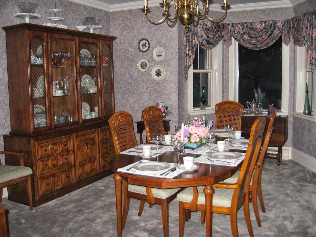 Angel House Bed & Breakfast | 3 Nelson St, Creemore, ON L0M 1G0, Canada | Phone: (705) 466-6505