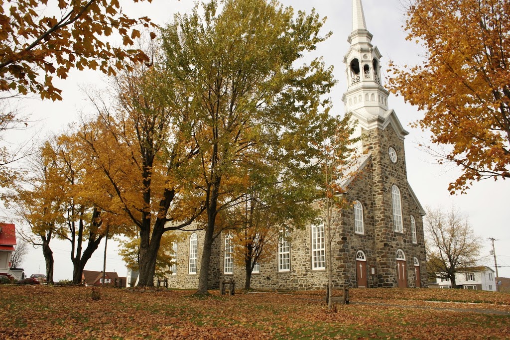 Église Notre-Dame-du-Rosaire | 134 Rue Principale, Notre-Dame-du-Rosaire, QC G0R 2H0, Canada | Phone: (418) 469-2168