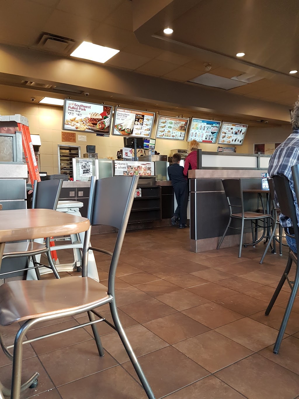 Tim Hortons | 130-136 Kenilworth Ave N, Hamilton, ON L8H 4R8, Canada | Phone: (905) 543-1811