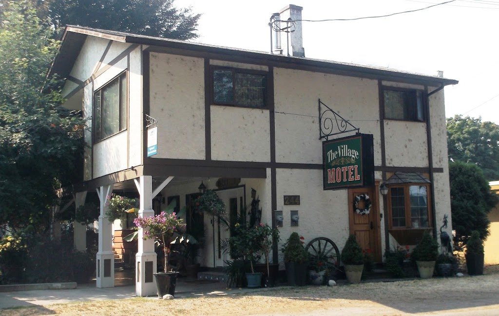 Village Motel | 244 Robinson Ave, Naramata, BC V0H 1N0, Canada | Phone: (250) 496-5535