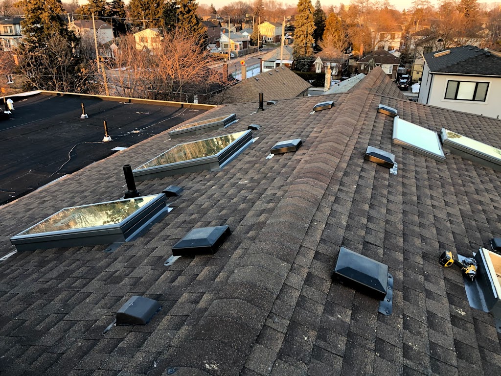 Royalty Roofers | 1409 Willowvale Gardens, Mississauga, ON L5V 1V1, Canada | Phone: (647) 201-9375