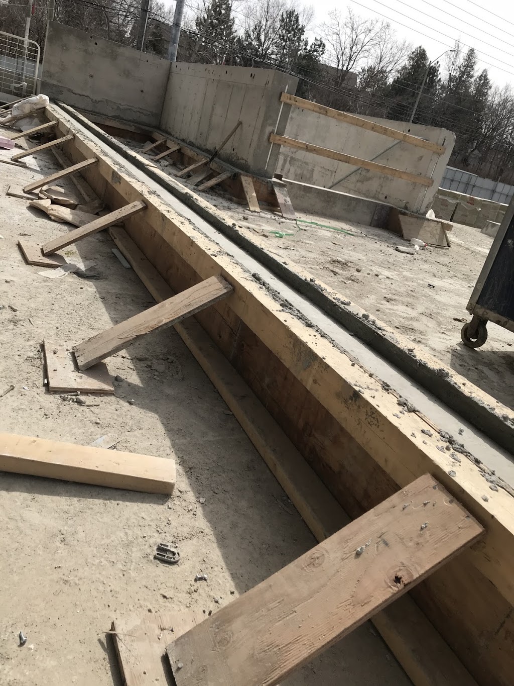 POLYGON CONSTRUCTION & DEMOLITION | 27 Whisperwood Rd, Thornhill, ON L4J 9G6, Canada | Phone: (416) 471-3841