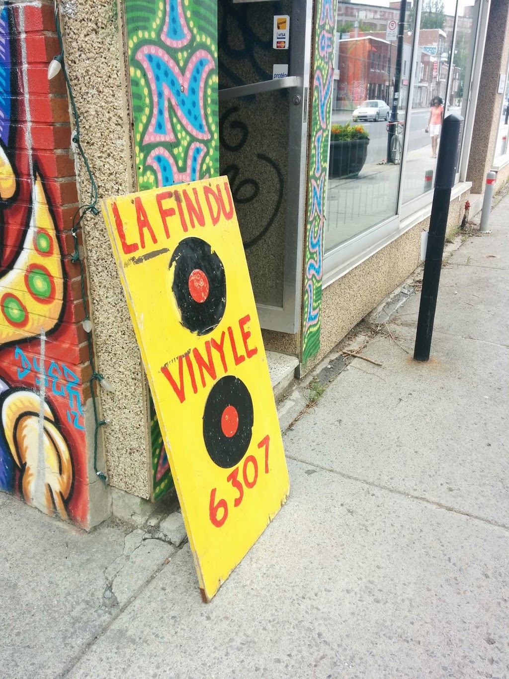 LA FIN DU VINYLE/DEATH OF VINYL | 6442 Boul St-Laurent, Montréal, QC H2S 3C4, Canada | Phone: (514) 495-2786