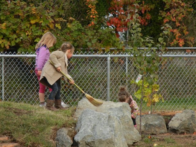 Discover Montessori School | 1111 Dufferin Crescent, Nanaimo, BC V9S 2B5, Canada | Phone: (250) 760-0615