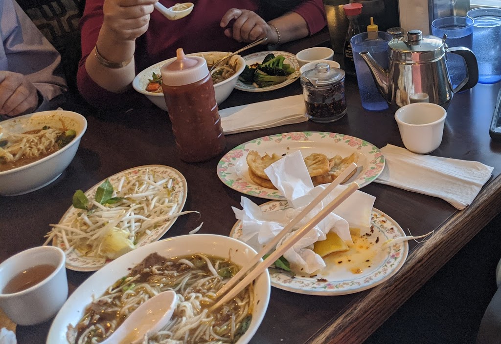 Pho Hoan Pasteur | 9621 167 Ave NW, Edmonton, AB T5Z 3S3, Canada | Phone: (780) 476-1116