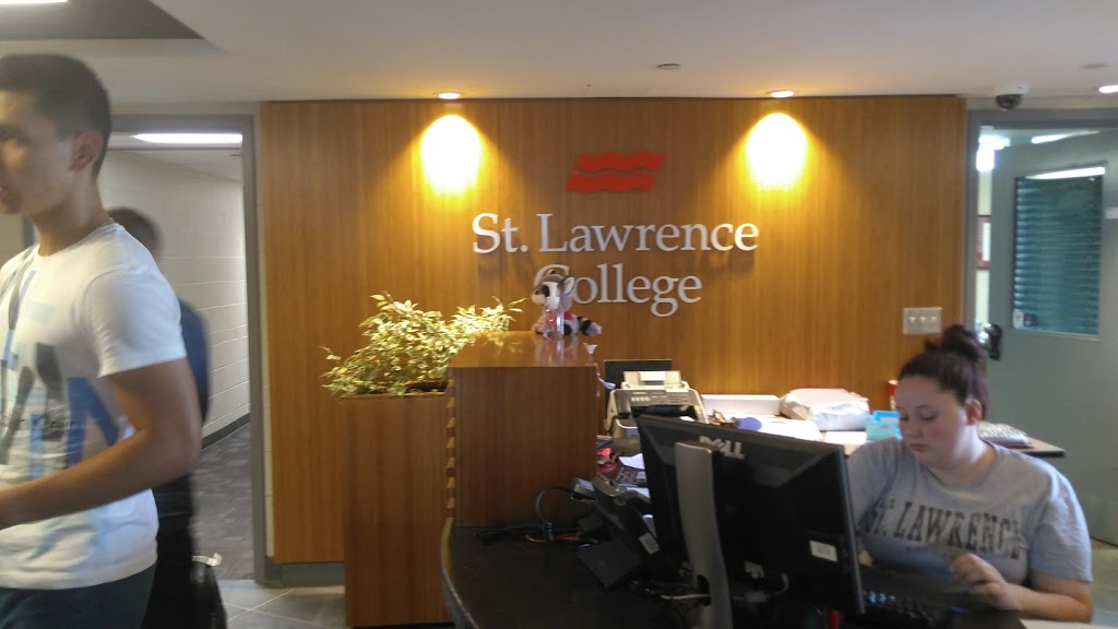 St. Lawrence College Residence - Kingston | 23 Country Club Dr, Kingston, ON K7M 9A4, Canada | Phone: (613) 544-6600