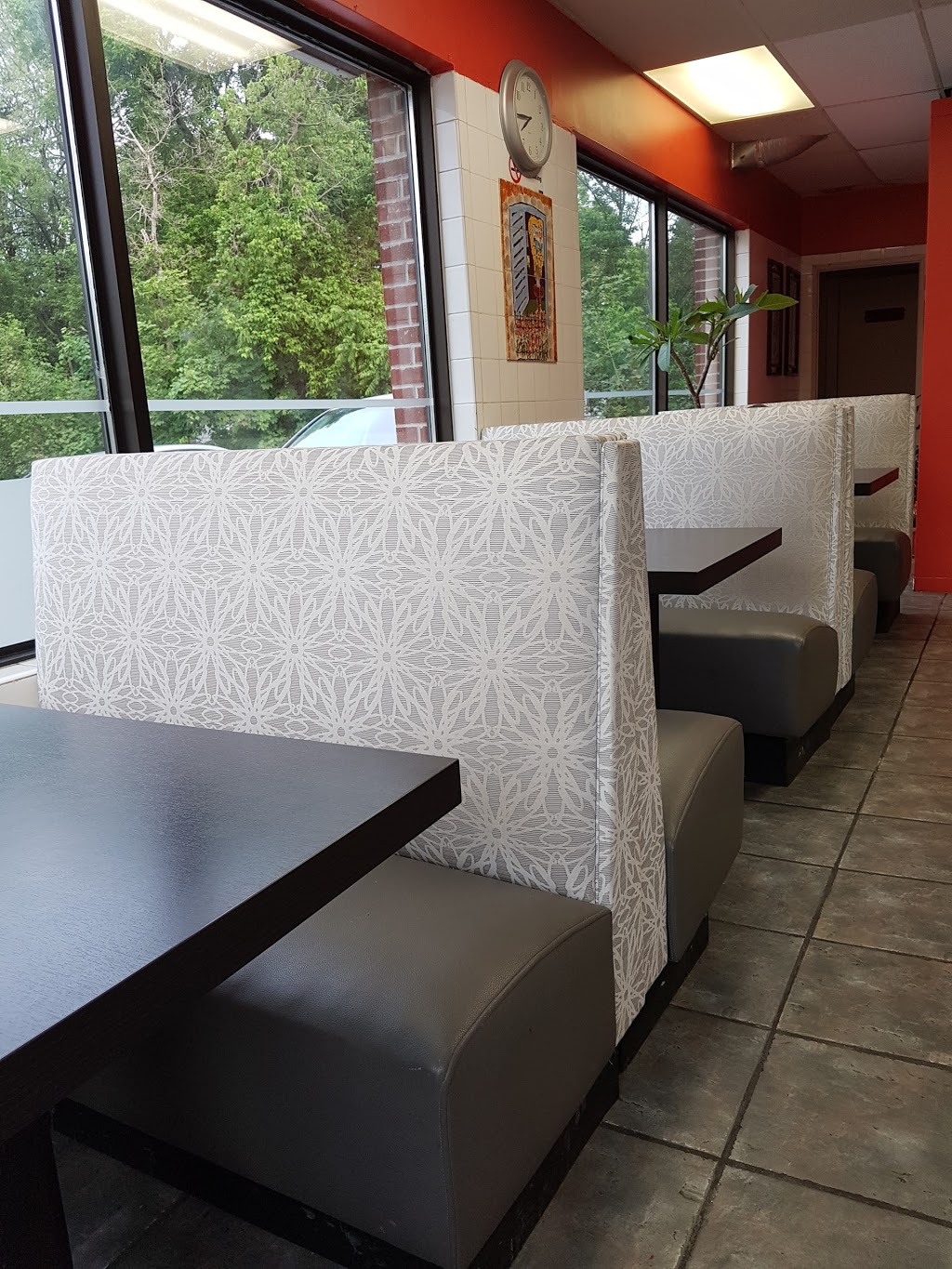 Main Garden Chinese Restaurant | Davis Dr, Newmarket, ON L3Y 2N7, Canada | Phone: (905) 898-2388