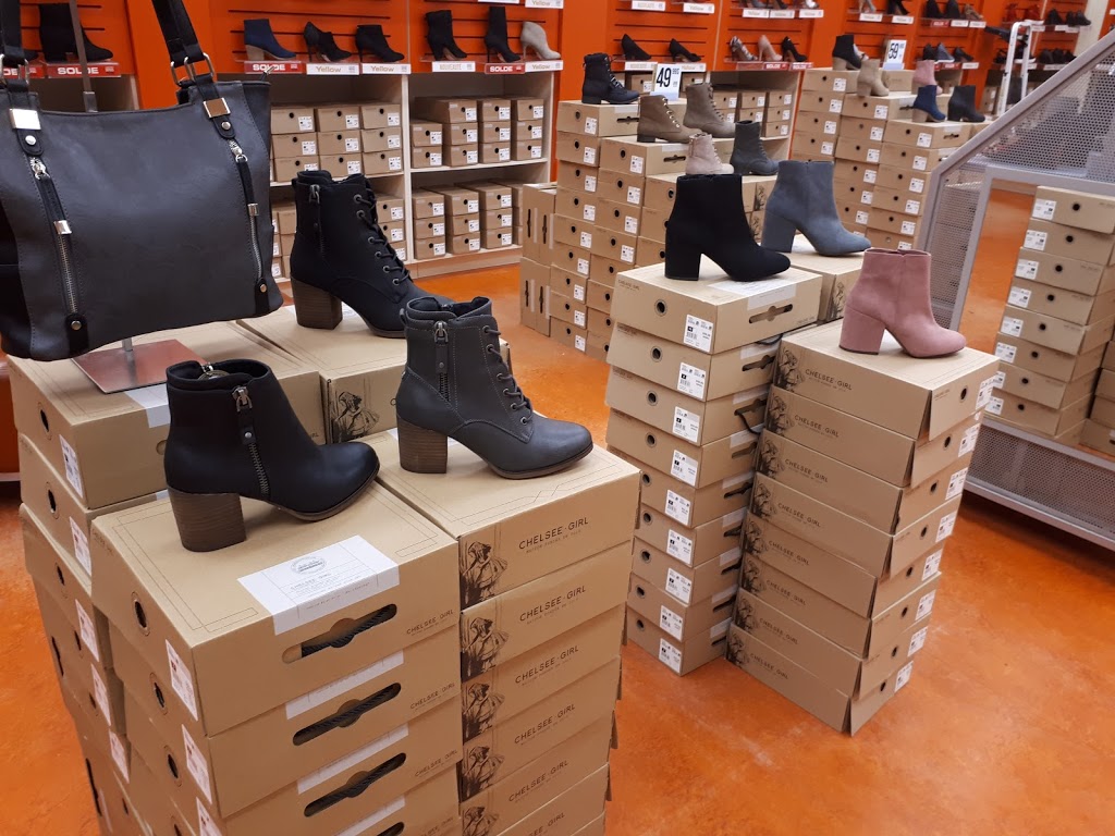 Chaussures Yellow | 582 Chemin de Touraine #1206, Boucherville, QC J4B 5E4, Canada | Phone: (450) 641-1411