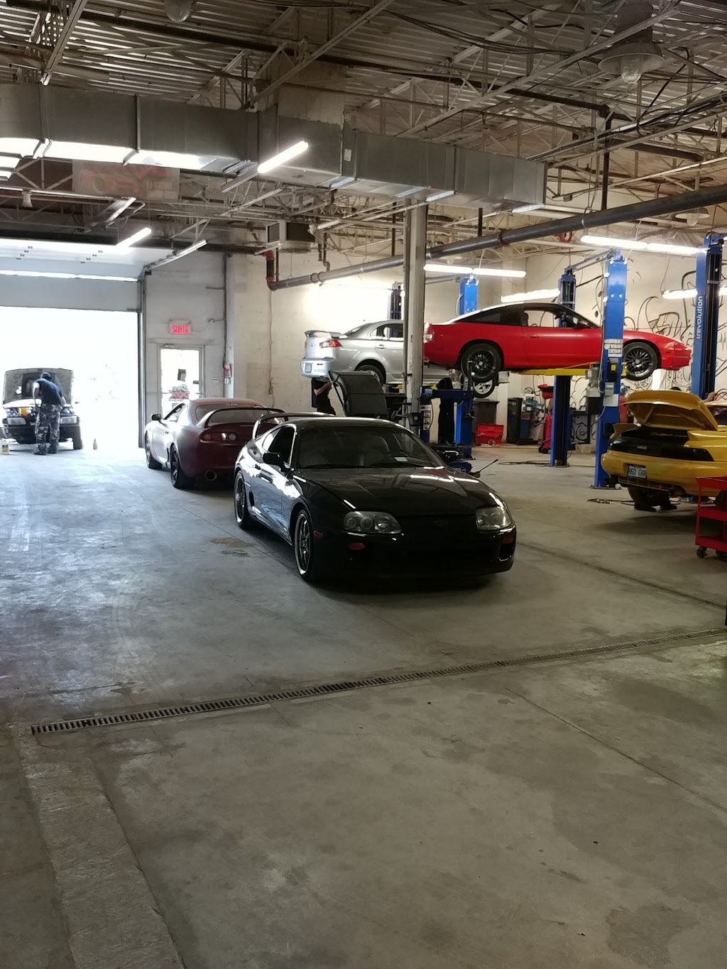 Dexs Garage Inc | 4180 Rue Nancy, Terrebonne, QC J6X 0B3, Canada | Phone: (450) 918-3392