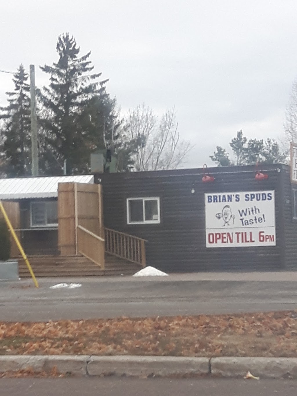 Brians Spuds With Taste | 31 Staye Ct Dr, Arnprior, ON K7S 0E8, Canada | Phone: (613) 622-0414