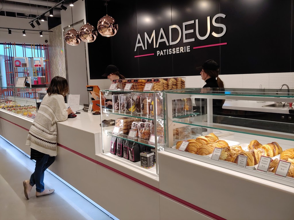 Amadeus Patisserie | 17600 Yonge St, Newmarket, ON L3Y 4Z1, Canada | Phone: (905) 882-9957