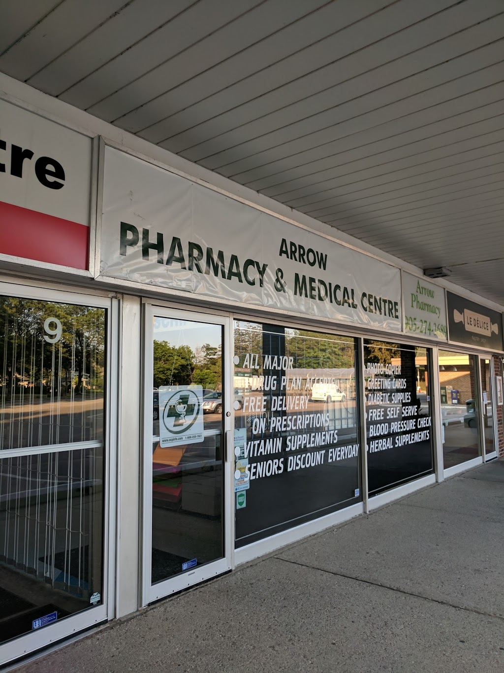 Arrow Pharmasave | 1150 Lorne Park Rd, Mississauga, ON L5H 3A5, Canada | Phone: (905) 274-3689