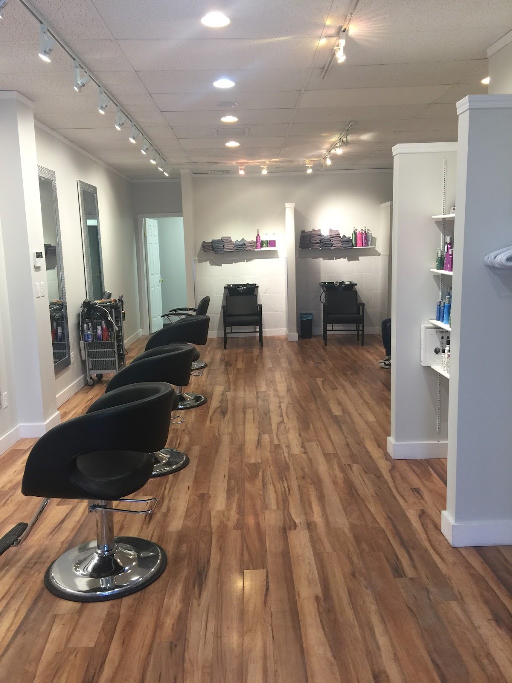 Flawless hair Calgary | 2120 Kensington Rd NW, Calgary, AB T2N 3R7, Canada | Phone: (403) 863-9219