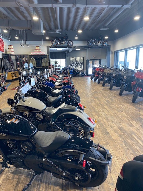 Indian Motorcycle Saguenay et Triumph Saguenay | 3225 Boulevard St François, Jonquière, QC G7T 1A1, Canada | Phone: (418) 512-0780