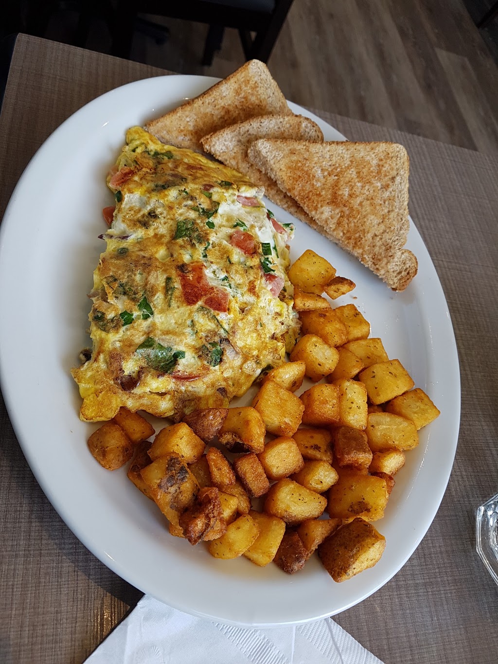 Fruitland Breakfast | 621 Barton Street, in the Fruitland Crossings Plaza, Stoney Creek, ON L8E 5R8, Canada | Phone: (905) 643-6400