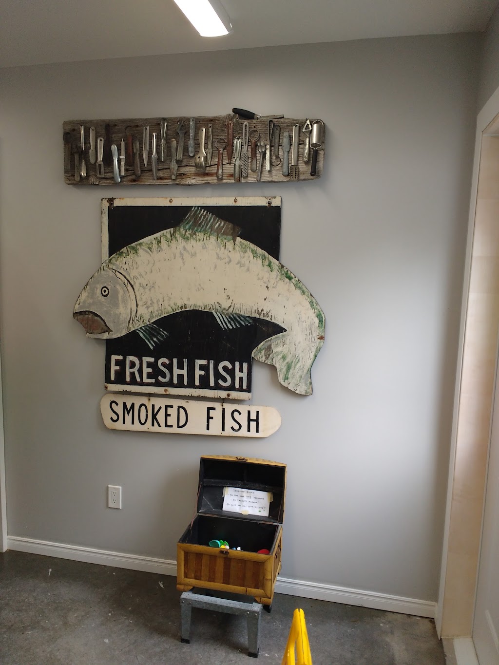 Howells Fish | 153 Division St, Wiarton, ON N0H 2T0, Canada | Phone: (519) 534-0850