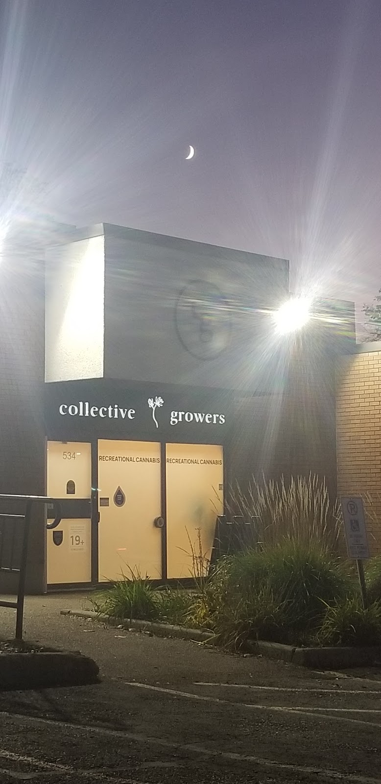 Collective Growers | 534 Montréal Rd, Ottawa, ON K1K 0T9, Canada | Phone: (613) 741-0206