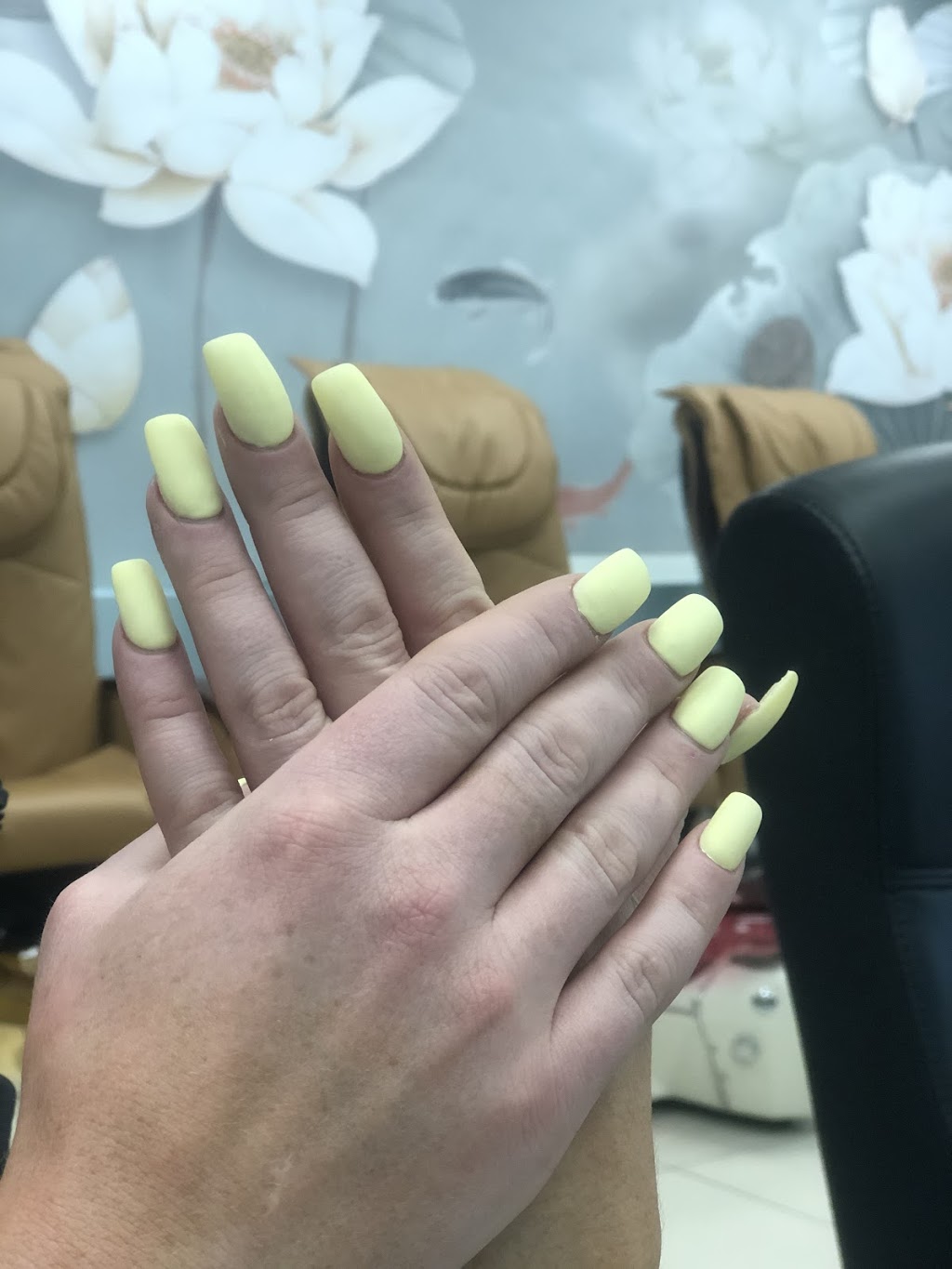 Luminous nails &spa | 14355 Macleod Trail, Calgary, AB T2Y 1M7, Canada | Phone: (403) 201-9666