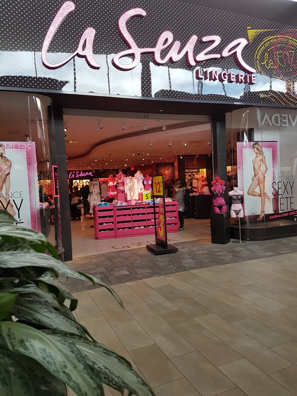 La Senza | 3035 Boul. Le Carrefour CRU, h10, Laval, QC H7T 1C8, Canada | Phone: (450) 686-3960