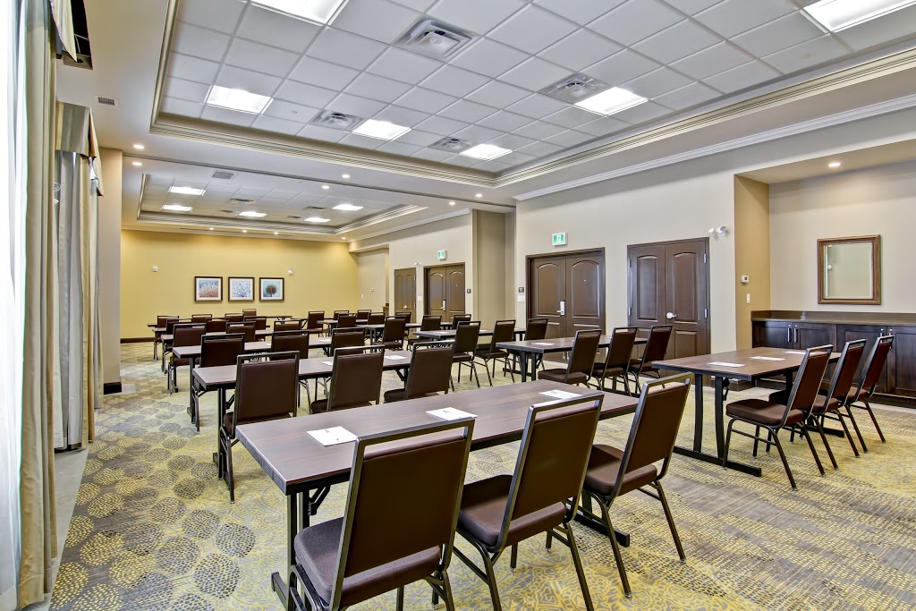 Hampton Inn & Suites by Hilton Saskatoon Airport | 110 Gateway Blvd, Saskatoon, SK S7L 1S4, Canada | Phone: (306) 933-1010