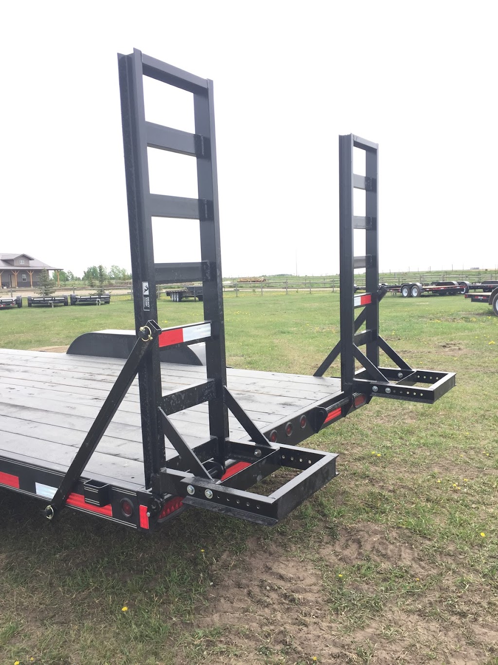 F.M. Trailer World | 253029 AB-534, Vulcan, AB T0L 2B0, Canada | Phone: (403) 485-2616