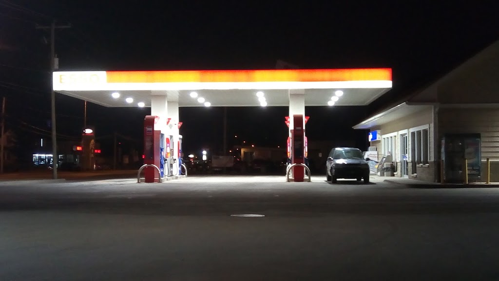 Esso | 54 Rue Maple, Grenville, QC J0V 1J0, Canada | Phone: (819) 242-3134