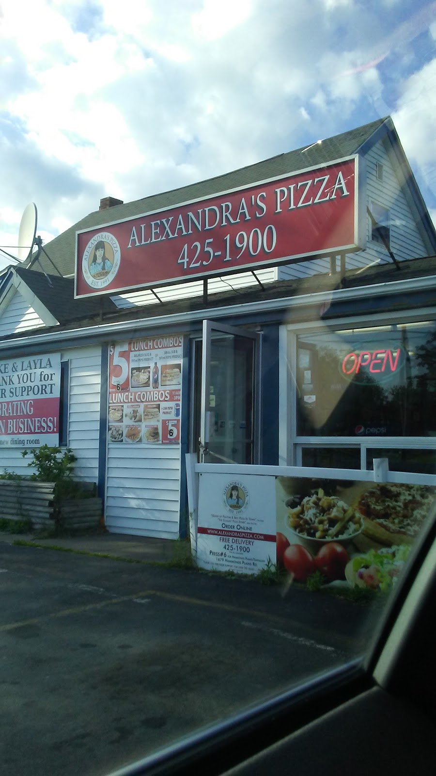 Alexandras Pizza | 1679 Hammonds Plains Rd, Hammonds Plains, NS B4B 1P5, Canada | Phone: (902) 425-1900