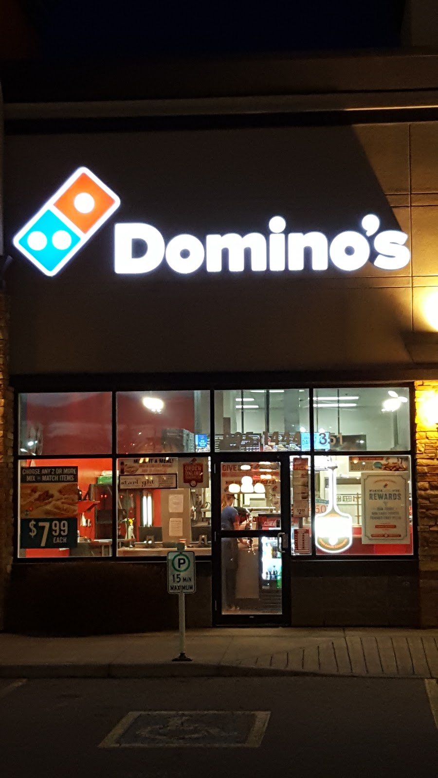 Dominos | 201 Southridge Dr, Okotoks, AB T1S 2E1, Canada | Phone: (403) 995-1444