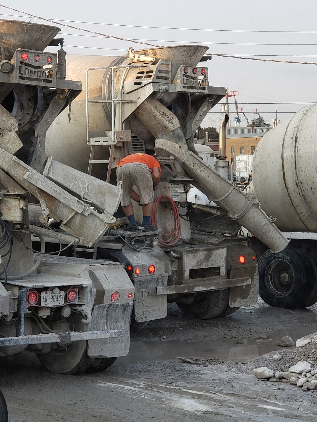 Wilches Ready Mix Concrete Inc | 32 Taber Rd, Etobicoke, ON M9W 3A7, Canada | Phone: (416) 835-2923