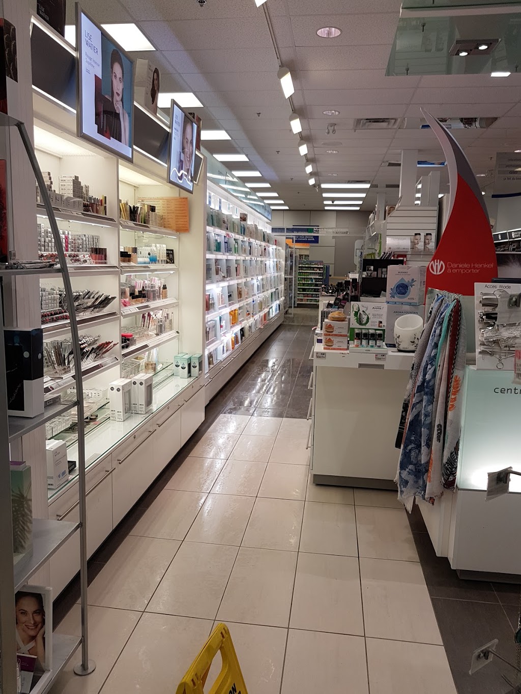 Uniprix J. Laganière, C. Labranche, M.-A. Chu et S. Pak - Pharmacie affiliée | 82 Boulevard de Bromont A101, Bromont, QC J2L 2K3, Canada | Phone: (450) 534-5534